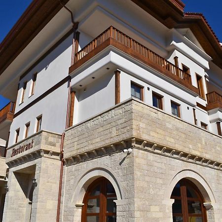 Hotel Rezidenca Desaret Berat Bagian luar foto