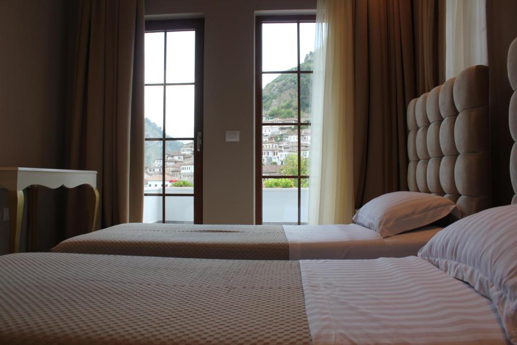 Hotel Rezidenca Desaret Berat Bagian luar foto