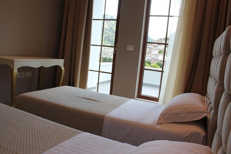 Hotel Rezidenca Desaret Berat Bagian luar foto